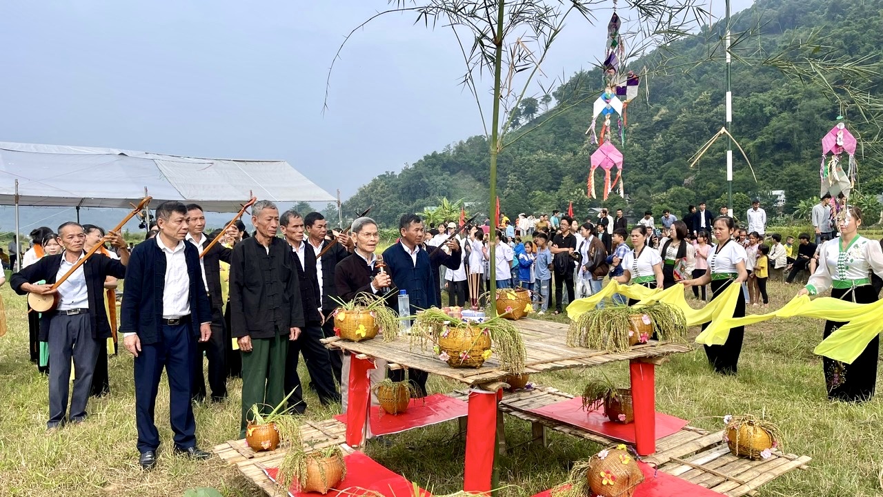 Nghi lễ cúng hồn lúa.