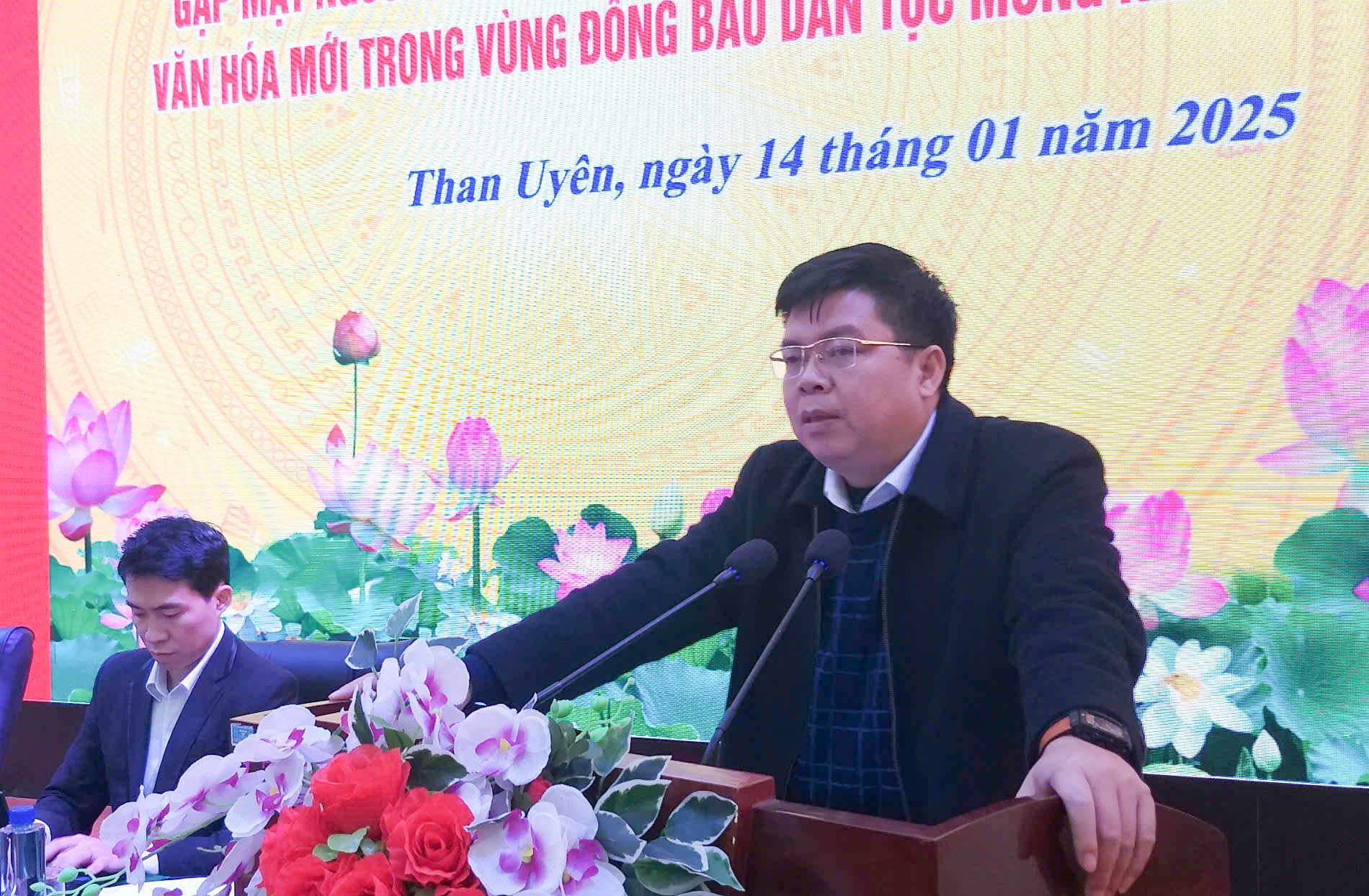 đồng chí Lò Văn Hương – Tỉnh uỷ viên, Bí thư Huyện ủy, Chủ tịch HĐND huyện 